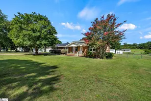 105 Lee Dr, Williamston, SC 29697 - Photo 1