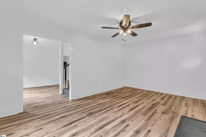 126 E Wilburn Avenue, Greenville, SC 29611 - Photo 3