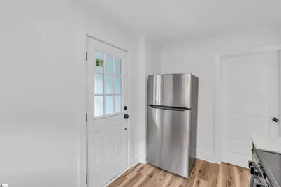 126 E Wilburn Avenue, Greenville, SC 29611 - Photo 7