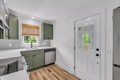 126 E Wilburn Avenue, Greenville, SC 29611 - Photo 5