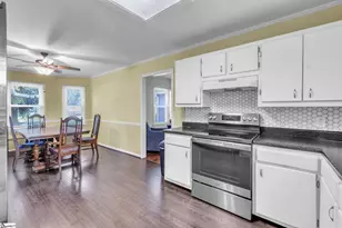 202 Green Meadows Cir, Fountain Inn, SC 29644 - Photo 9