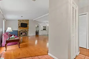 206 Aberdeen Ln, Spartanburg, SC 29307 - Photo 3
