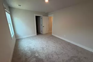 1010 Fox Hollow St, Spartanburg, SC 29303 - Photo 9