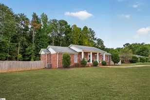 213 Briarwood Dr, Belton, SC 29627 - Photo 3