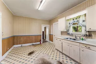 425 Pennsylvania Ave, Greer, SC 29650 - Photo 9
