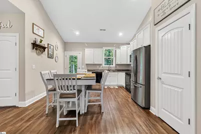 136 N Forest Circle, Marietta, SC 29661 - Photo 9