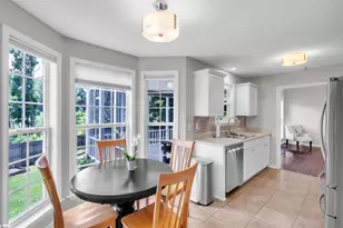 8 Manor Ct, Simpsonville, SC 29681 - Photo 5