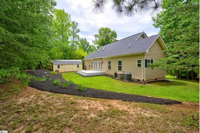 748 N Elm Avenue, Landrum, SC 29356 - Photo 3
