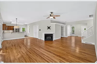 748 N Elm Avenue, Landrum, SC 29356 - Photo 5