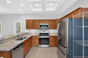 748 N Elm Ave, Landrum, SC 29356 - Photo 9