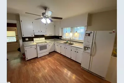302 Jones Street, Laurens, SC 29360 - Photo 17