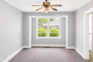 111 Bethune St, Greenwood, SC 29646 - Photo 9