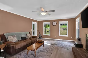 301 Mountain View Ct, Greenville, SC 29611 - Photo 5
