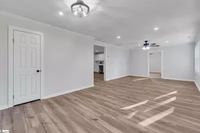 154 Holliday Road, Six Mile, SC 29682 - Photo 9