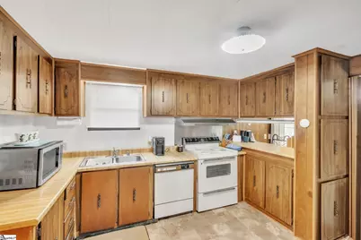 207 Wallace Drive, Easley, SC 29640 - Photo 3