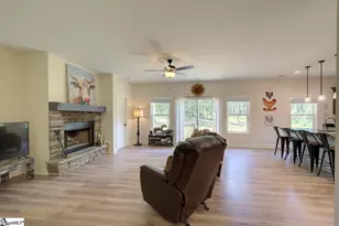 54 Lakeview Rd, Fountain Inn, SC 29644 - Photo 11