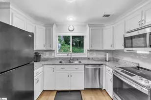 350 Mountain Creek Church Rd, Greenville, SC 28609 - Photo 9