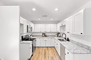 2 Melbourne Ln, Greenville, SC 29615 - Photo 13