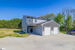 4048 Parris Bridge Rd, Boiling Springs, SC 29316 - Photo 3