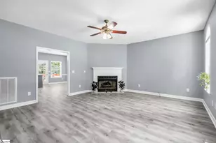 402 Hamilton Forest Dr, Easley, SC 29640 - Photo 3