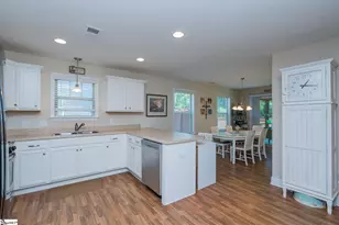 315 Barnhill Ct, Greenville, SC 29617 - Photo 9