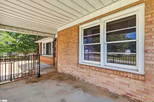 8 Bainbridge Dr, Greenville, SC 29611 - Photo 3