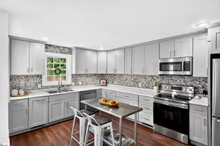 1020 Jacobs Rd, Greenville, SC 29605 - Photo 9