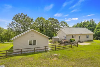 124 E King Road, Greer, SC 29651 - Photo 5