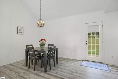 124 E King Road, Greer, SC 29651 - Photo 15
