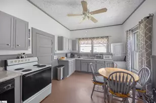 38 S 6th St, Greenville, SC 29611 - Photo 11