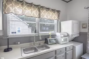 38 S 6th St, Greenville, SC 29611 - Photo 13