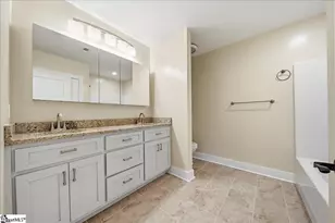 915 Dunbar St, Greenville, SC 29601 - Photo 25