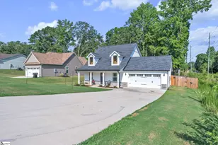 180 Hunter Dr, Belton, SC 29627 - Photo 9