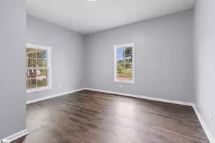 2 Wallace St, Laurens, SC 29360 - Photo 15