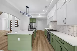 407 Raymond St, Greenville, SC 29611 - Photo 9