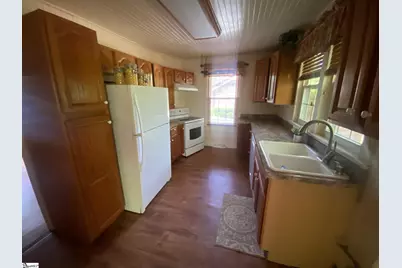 111 Maplebrook Street, Laurens, SC 29360 - Photo 7