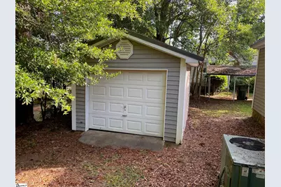 111 Maplebrook Street, Laurens, SC 29360 - Photo 5