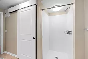 100 E Washington St, Greenville, SC 29601 - Photo 21