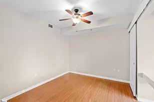 100 E Washington St, Greenville, SC 29601 - Photo 17
