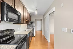 100 E Washington St, Greenville, SC 29601 - Photo 11