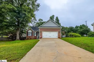 16 Fawndale Ln, Fountain Inn, SC 29644 - Photo 3