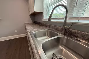 402 Florence St, Clinton, SC 29335 - Photo 7