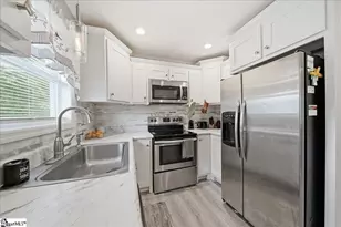 96 N State Dr Dr, Greenville, SC 29605 - Photo 9