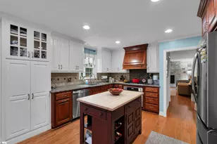 210 Heathwood Dr, Spartanburg, SC 29307 - Photo 7