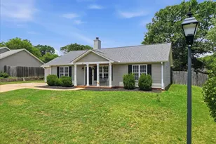 305 Golden Leaf Ln, Simpsonville, SC 29681 - Photo 3