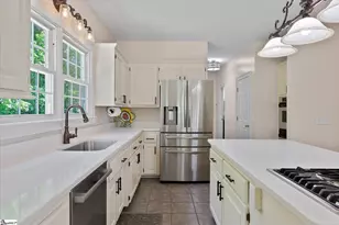 115 S Embler Ct, Taylors, SC 29687 - Photo 9
