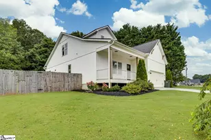 202 Meadow Ln, Easley, SC 29642 - Photo 3