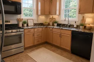 16 Rutledge Ave, Greenville, SC 29617 - Photo 9