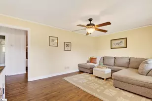 428 S Main St, Simpsonville, SC 29681 - Photo 9