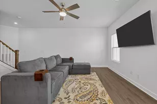 509 Martin Crk Dr, Simpsonville, SC 29680 - Photo 3